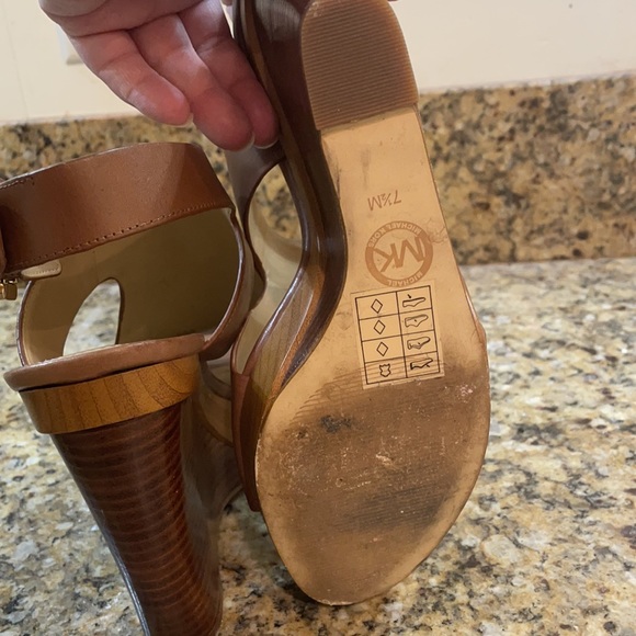 Camel Color, Leather and wood. 7.5 - Picture 5 of 5